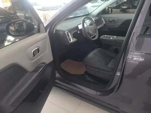 Leapmotor B10 — Фото автомобиля 15