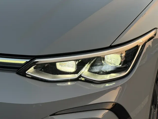Volkswagen Golf — Фото автомобиля 2