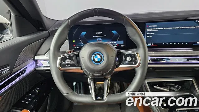 BMW i7 G70 — Фото автомобиля 19