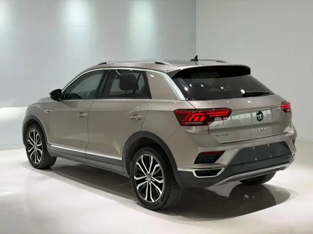 Volkswagen T-Roc — Фото автомобиля 4