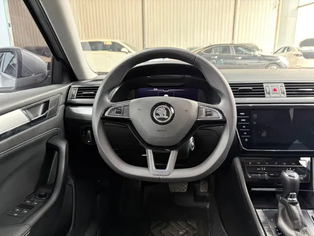 Skoda Superb — Фото автомобиля 7