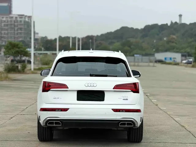 Audi Q5L — Фото автомобиля 8