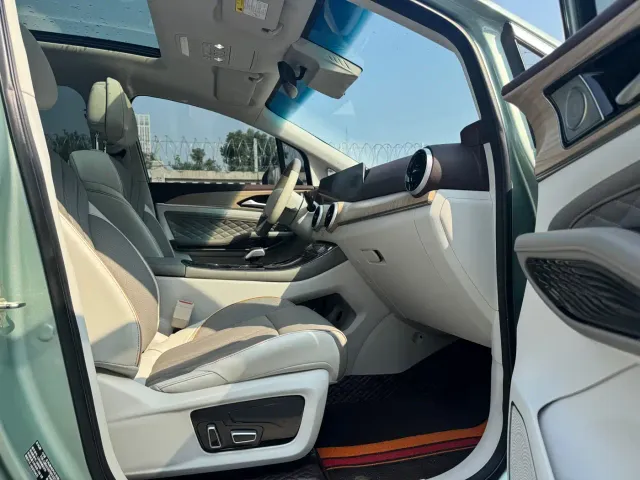 Dongfeng Fengxing Fengxing Yacht 2022 1.5T DCT Wave Chaser Edition — Фото автомобиля 20