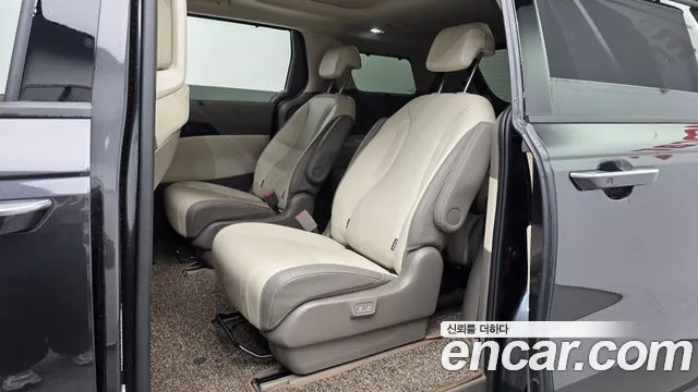 Kia Carnival — Фото автомобиля 18
