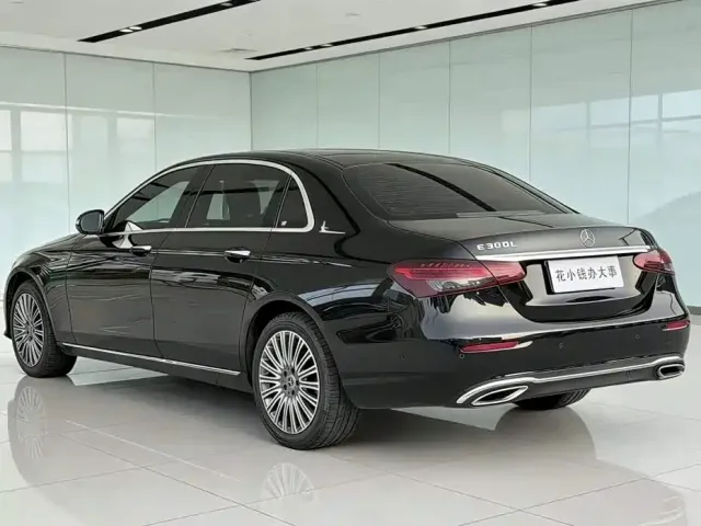 Mercedes-Benz E-Class — Фото автомобиля 7