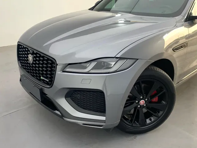 Jaguar F-Pace — Фото автомобиля 11