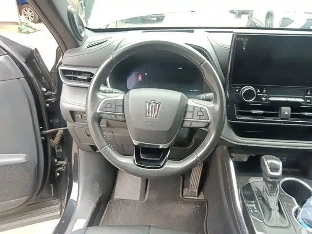 Toyota Crown Kluger — Фото автомобиля 14