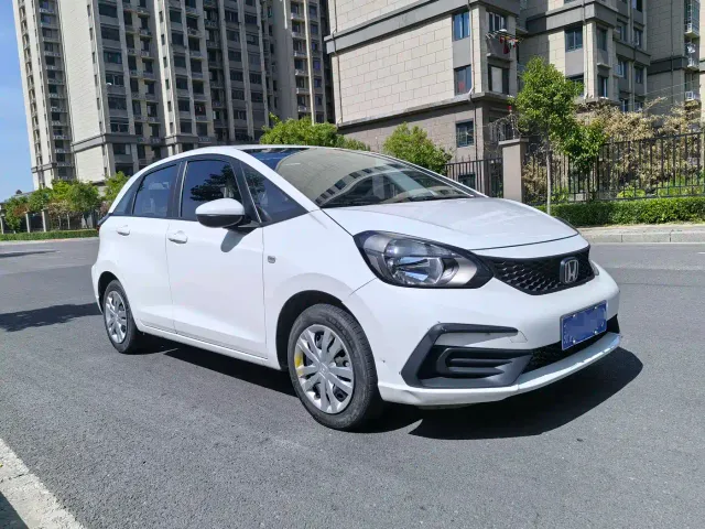 Honda Fit — Фото автомобиля 3