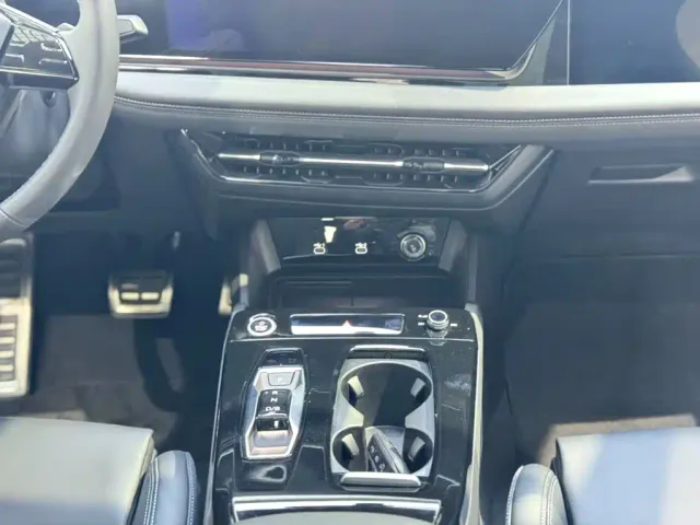 Audi A6L e-tron — Фото автомобиля 19
