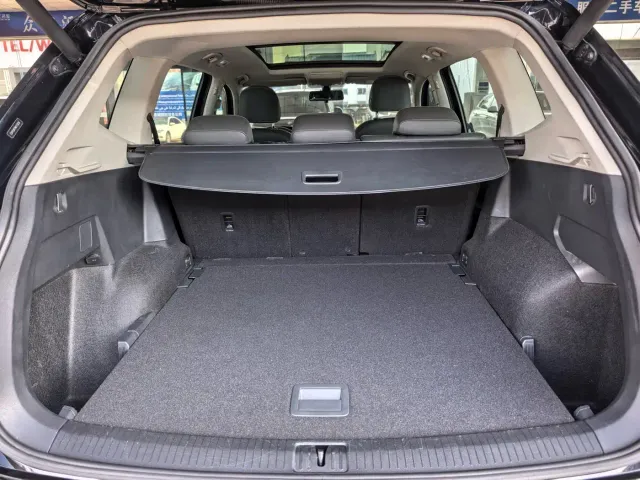 Volkswagen Tiguan L — Фото автомобиля 12