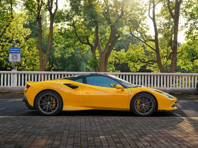Ferrari F8 — Фото автомобиля 9