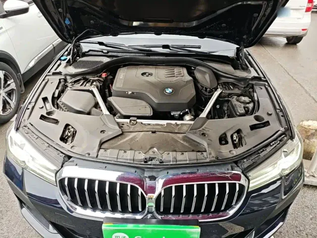 BMW 5 Series — Фото автомобиля 19