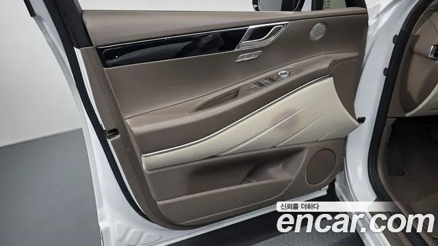 Genesis GV80 2.5T Бензин 2WD — Фото автомобиля 18