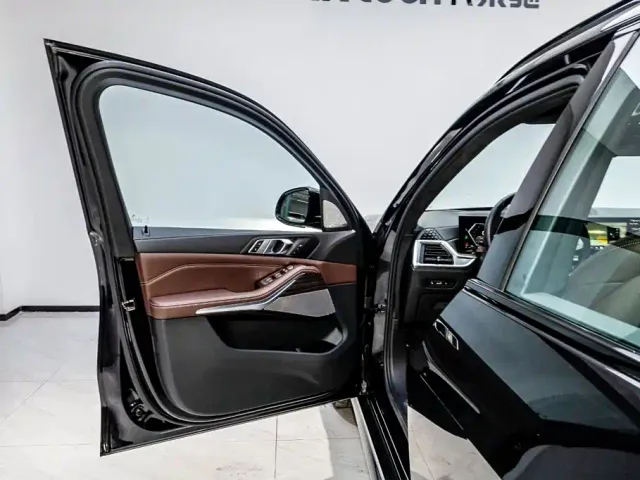 BMW X5 — Фото автомобиля 8