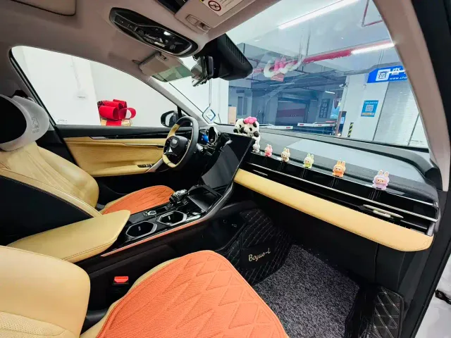 Geely Boyue L — Фото автомобиля 9