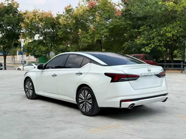 Nissan Teana — Фото автомобиля 4