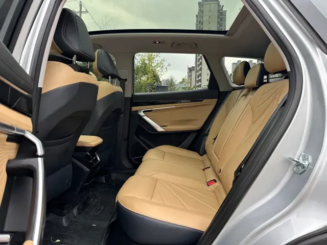Geely Boyue L 2023 1.5TD DCT Luxury Model — Фото автомобиля 11