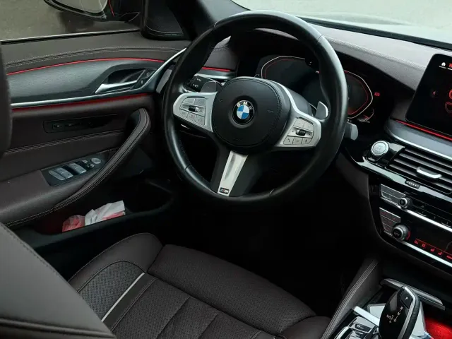 BMW 5 Series — Фото автомобиля 3
