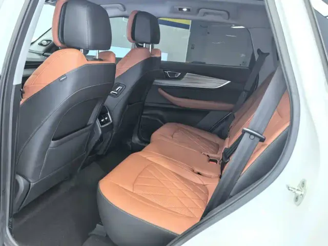 Chery Tiggo 8 PLUS — Фото автомобиля 11