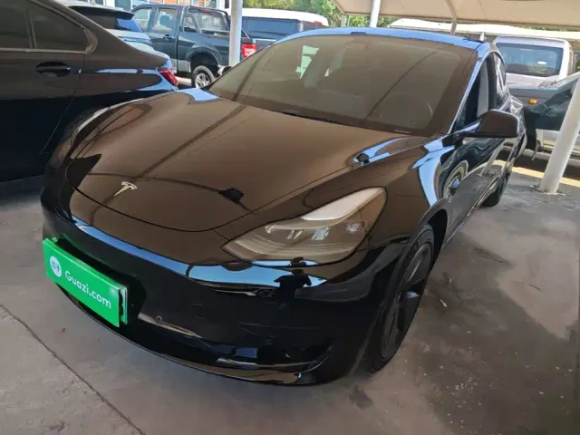 Фотография автомобиля — Tesla Model 3
