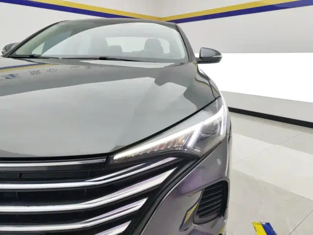 Changan Eado — Фото автомобиля 5