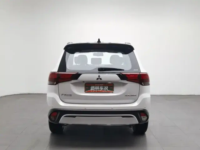 Mitsubishi Outlander — Фото автомобиля 4