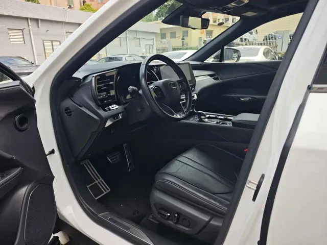 Lexus RX — Фото автомобиля 9