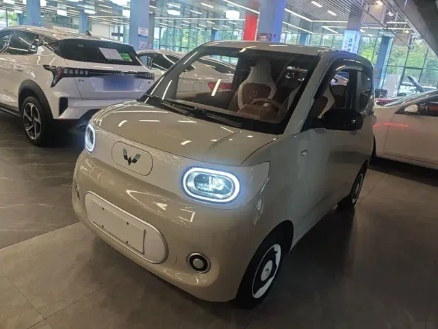 Фотография автомобиля — Wuling Hongguang Mini EV