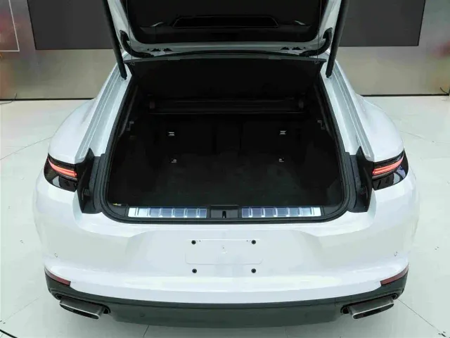 Porsche Panamera — Фото автомобиля 24