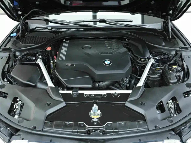 BMW 5 Series — Фото автомобиля 20