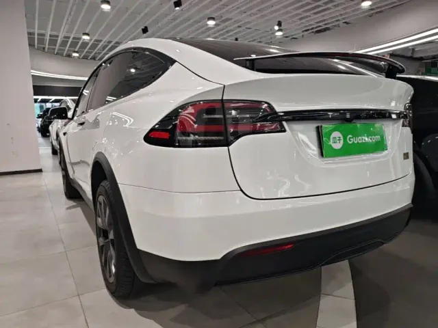 Tesla Model X — Фото автомобиля 4