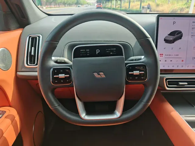 Li Auto L7 — Фото автомобиля 7