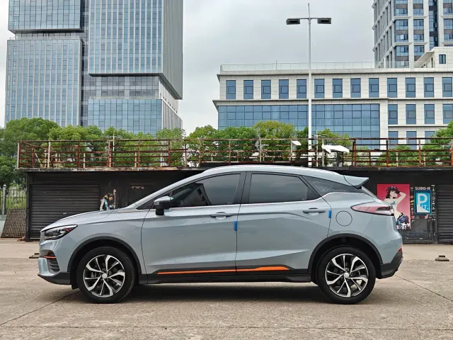 Geely Emgrand S — Фото автомобиля 4