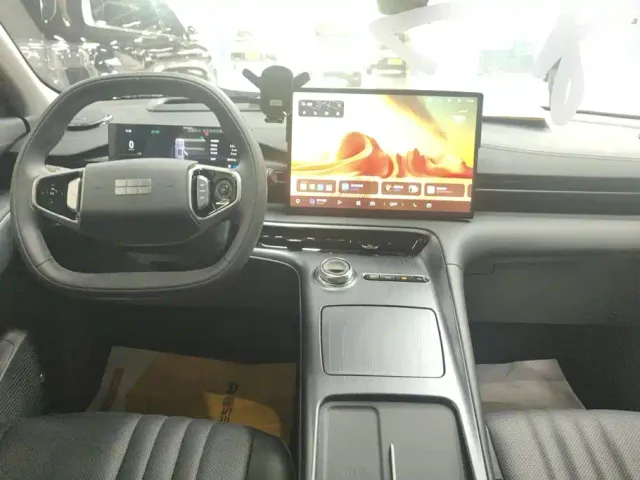 Geely Galaxy E5 — Фото автомобиля 12