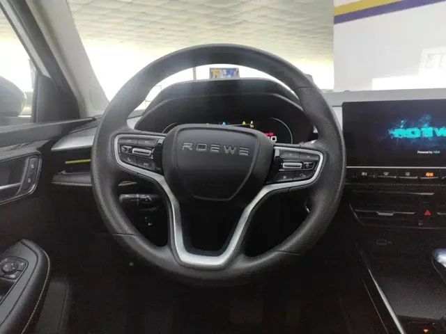 Roewe i5 — Фото автомобиля 15