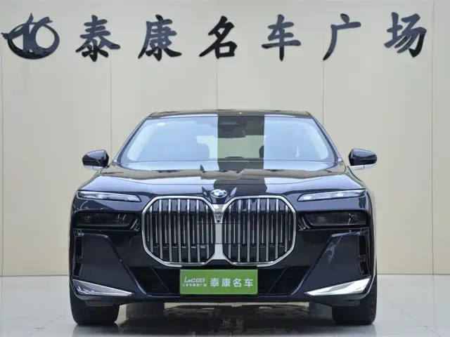 BMW 7 Series — Фото автомобиля 2