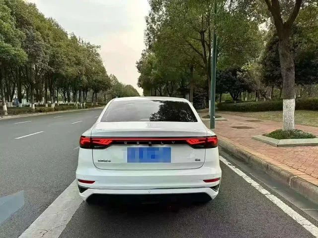 Geely Emgrand — Фото автомобиля 5
