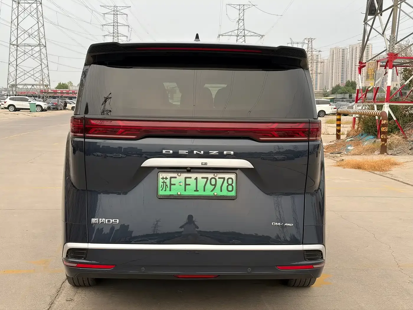 Denza Denza D9 2022 DM-i 970 AWD Flagship — Фото автомобиля 8