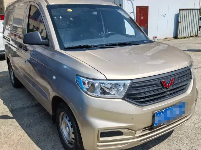 Wuling Hongguang V — Фото автомобиля 2