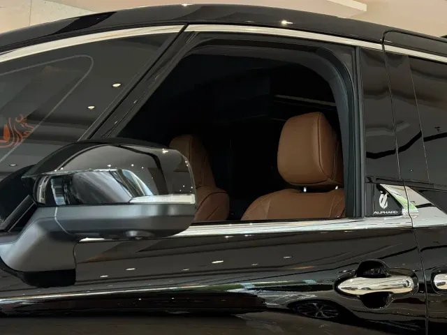 Toyota Alphard — Фото автомобиля 4