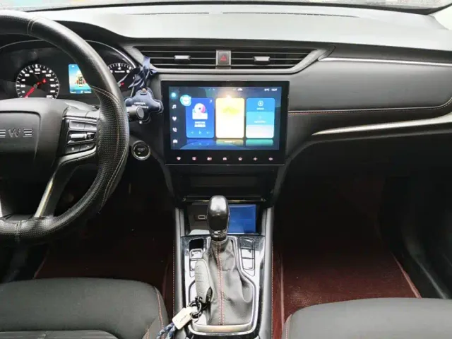 Roewe RX3 — Фото автомобиля 12