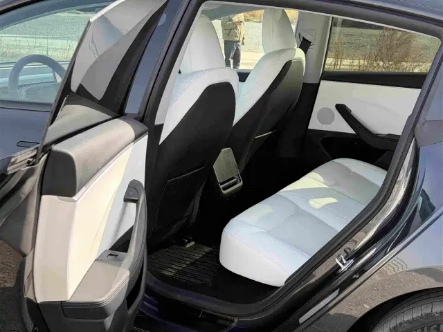 Tesla Model 3 — Фото автомобиля 8