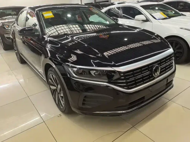 Volkswagen Passat — Фото автомобиля 3