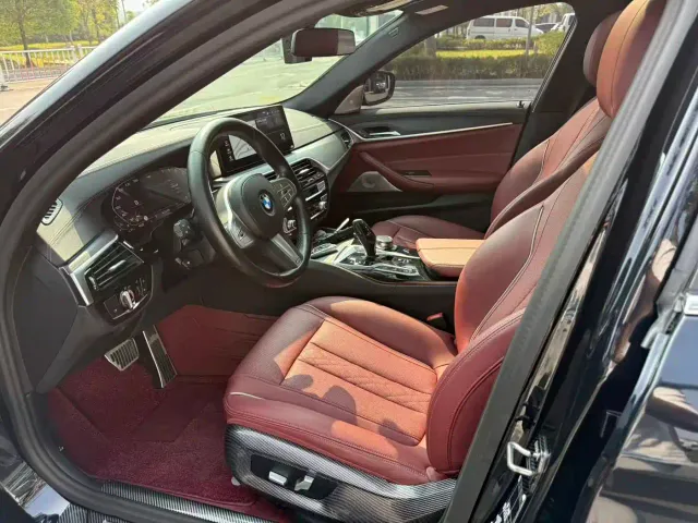 BMW 5 Series — Фото автомобиля 8
