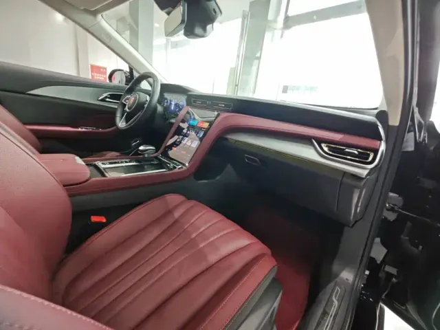 Hongqi H5 — Фото автомобиля 21
