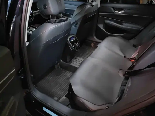 Volkswagen Passat — Фото автомобиля 11
