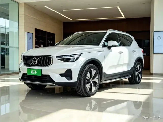 Фотография автомобиля — Volvo XC40