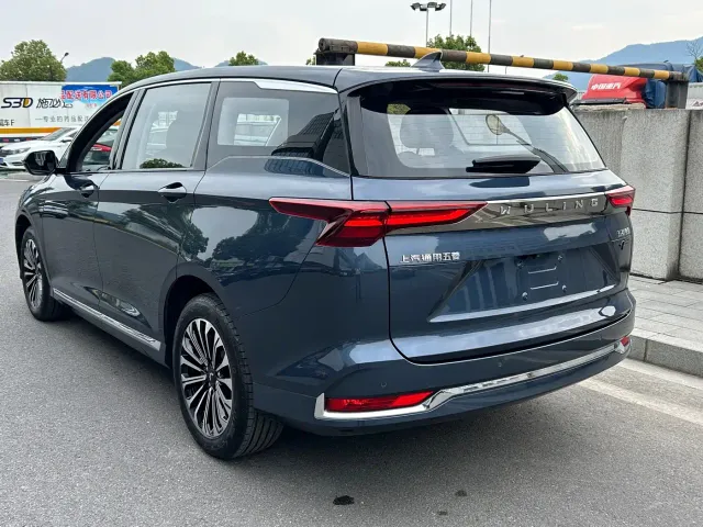 Wuling Victory — Фото автомобиля 7