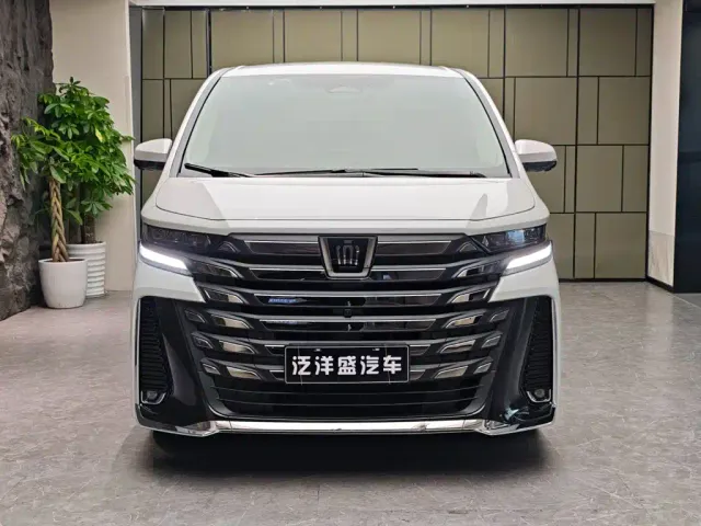 Toyota Vellfire — Фото автомобиля 2