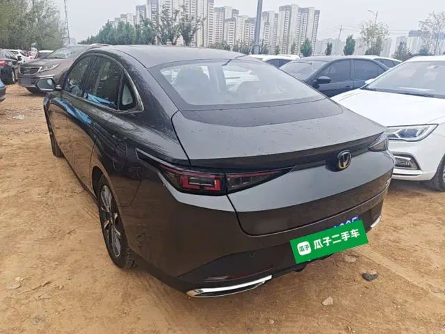 Changan Eado — Фото автомобиля 4